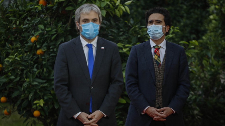 Gonzalo Blumel e Ignacio Briones Cadem: Blumel y Briones sufren caída en su aprobación en medio del debate por retiro de fondos
