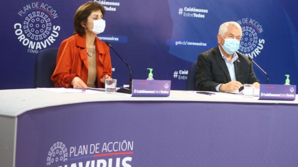 Paula Daza y Enrique Paris. Minsal adelanta plan de desconfinamiento: