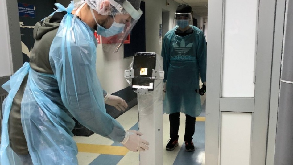 Robot Gabo en Hospital San Juan de Dios Robot comunicará a pacientes contagiados de coronavirus con sus familias en Hospital San Juan de Dios