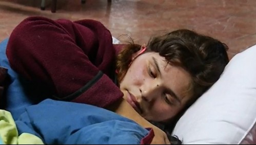 'Tenía todo y ahora nos queda nada': Mujer y su hija de ocho meses pasan sus noches en sede vecinal