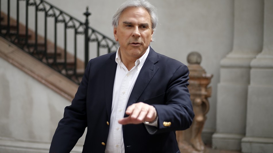 Iván Moreira retiro de fondos. Moreira y llamado de Longueira a senadores UDI: