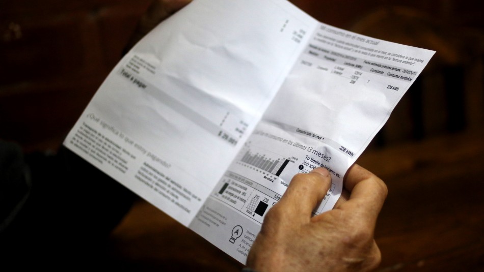 Imagen referencial de archivo SEC formula cargos contra cinco empresas eléctricas por errores en cuentas de luz