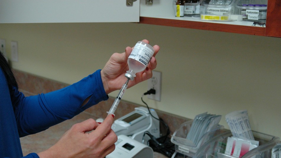 Vacuna contra el coronavirus podría suministrarse antes de ser aprobada en Reino Unido Vacuna contra el coronavirus podría suministrarse antes de ser aprobada en Reino Unido