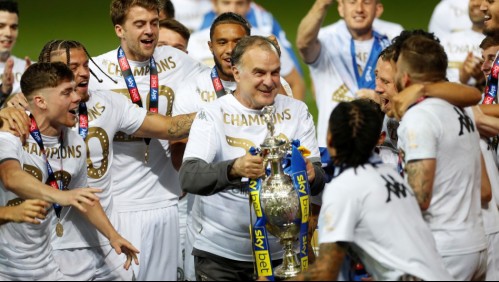 Leeds de Bielsa que celebra el título y ascenso en Inglaterra goleando a Charlton