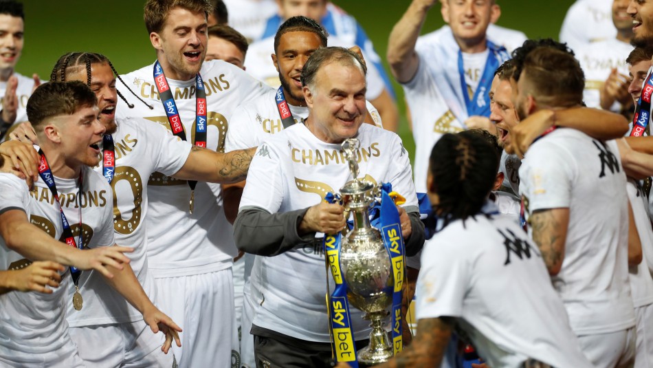 Marcelo Bielsa Marcelo Bielsa celebra el título de campeón.