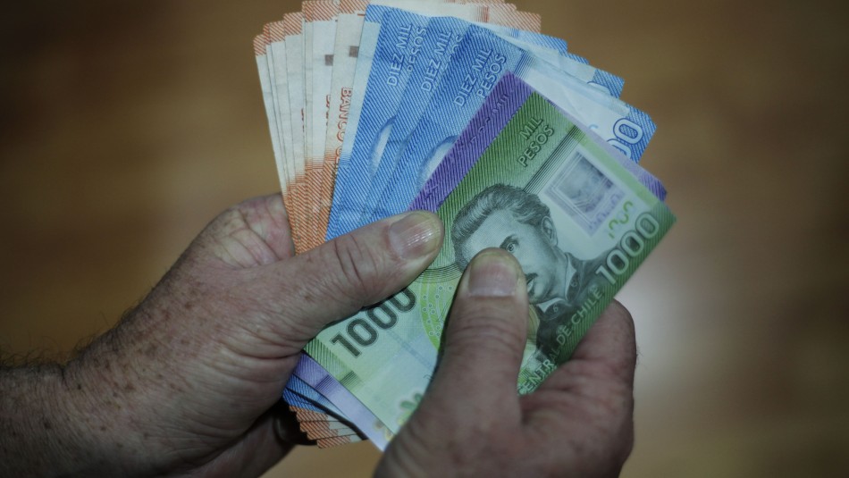 Cadem y retiro de fondos: 62% cree que sacará $800 mil o más dinero Cadem y retiro de fondos: 62% cree que sacará $800 mil o más dinero