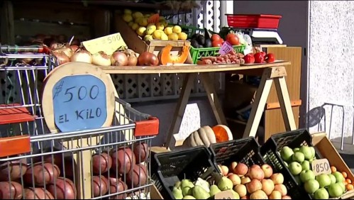 'Estamos en modo supervivencia': Aumenta número de personas que venden frutas y verduras