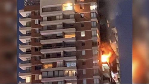 Incendio afectó a edificio ubicado en Las Condes