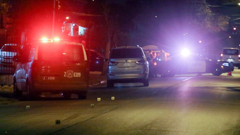 Imagen referencial Volcamiento de auto deja cuatro heridos en Cerrillos: Ocupantes habrían estado bajo efectos del alcohol