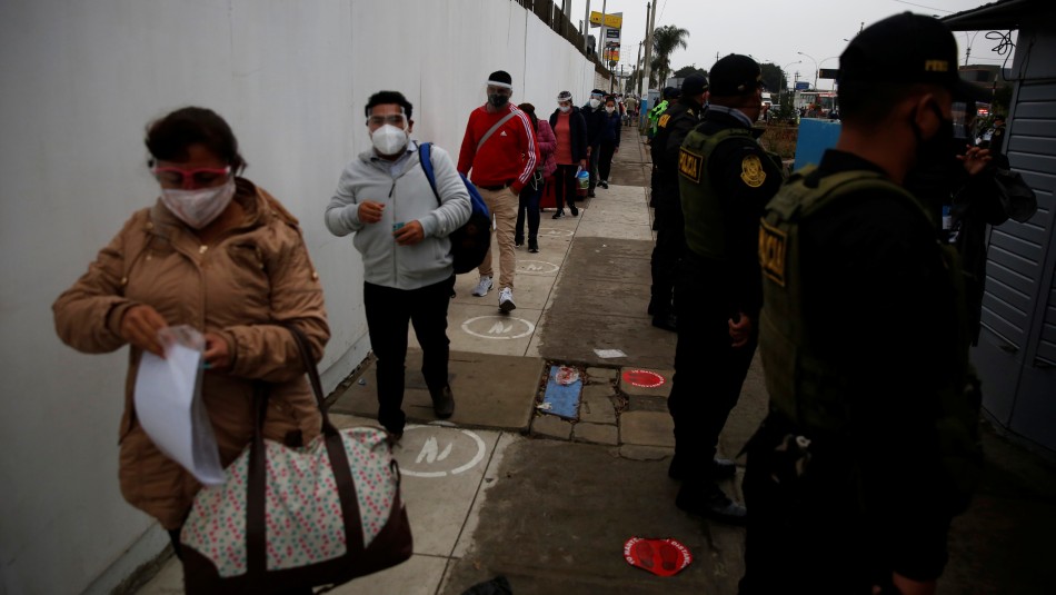 Perú Perú supera los 18.000 muertos por coronavirus y se discuten sus cifras oficiales