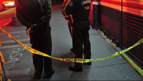 Dos personas mueren tras colisión de vehículo contra una pasarela peatonal en Lo Espejo