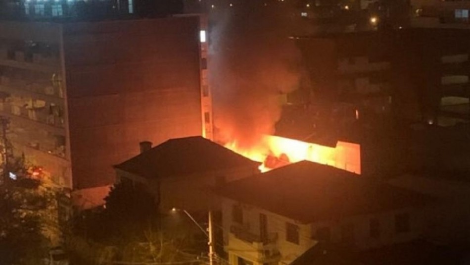 Incendio afecta a una vivienda ubicada en Ñuñoa Incendio afecta a una vivienda ubicada en Ñuñoa