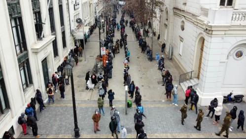 Largas filas en sucursales de AFP para solicitar información sobre retiro de fondos