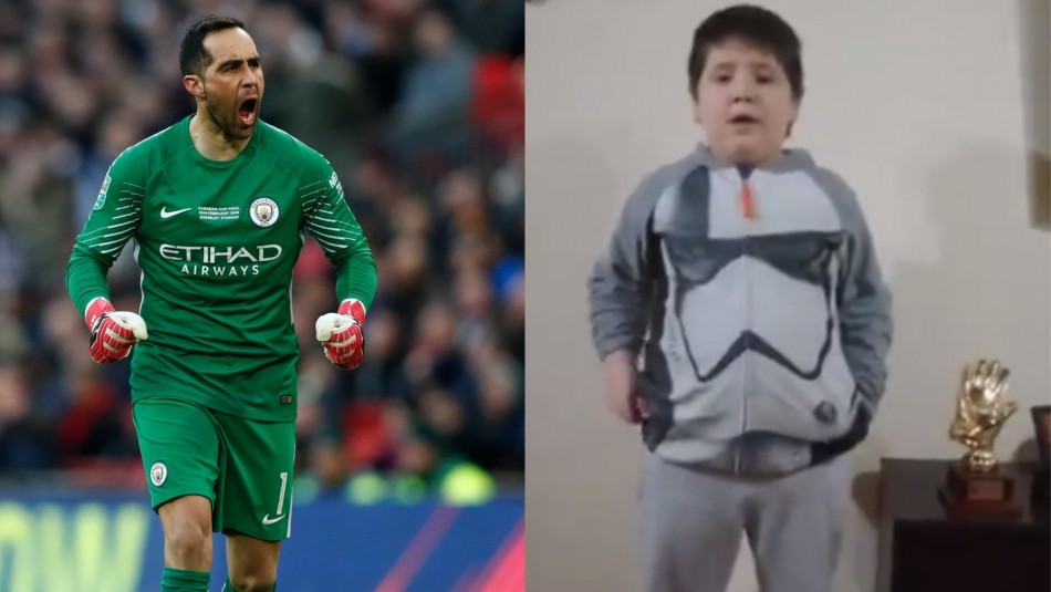 Claudio Bravo Claudio Bravo da mensaje a pequeño fan.