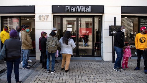 Extranjeros afiliados a AFP: ¿Qué deben hacer para retirar el 10% de sus fondos previsionales?