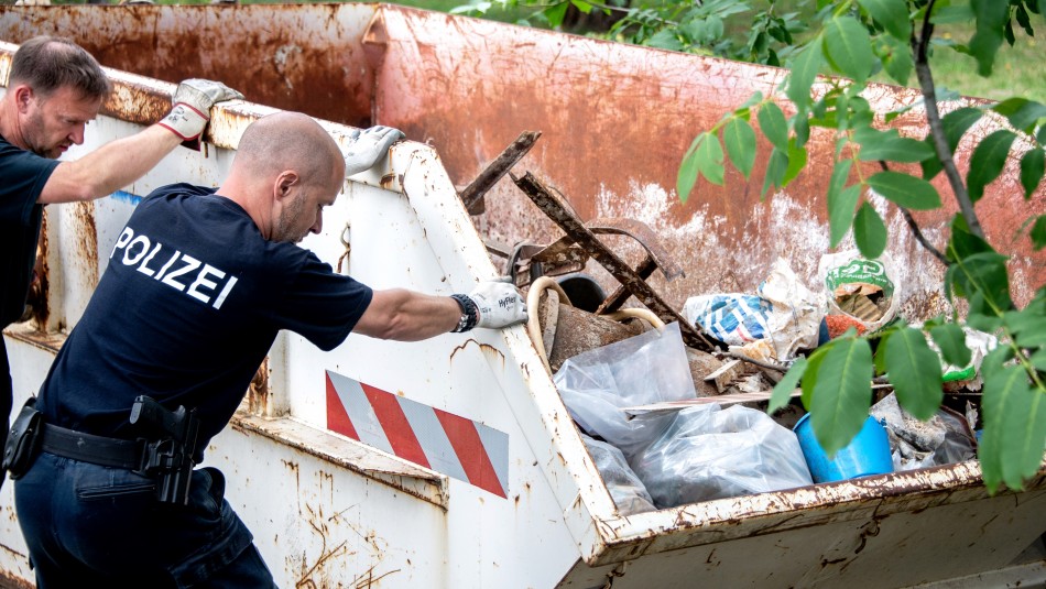 Caso Madeleine McCann: Policía alemana sigue las excavaciones en jardín pese a ausencia de pistas Caso Madeleine McCann: Policía alemana sigue las excavaciones en jardín pese a ausencia de pistas