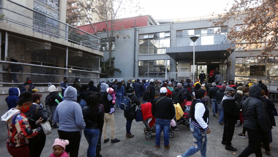 filas registro civil retiro del 10 Largas filas en oficina del Registro Civil por solicitud de carnet definitivo para retiro del 10%