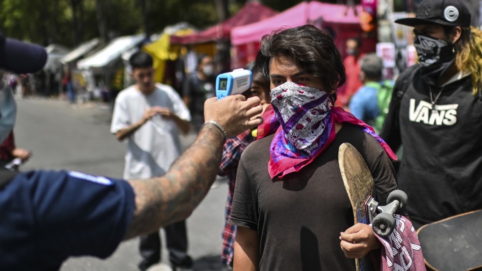 Medidas anti coronavirus: México sancionará a las personas que escupan en la calle Medidas anti coronavirus: México sancionará a las personas que escupan en la calle