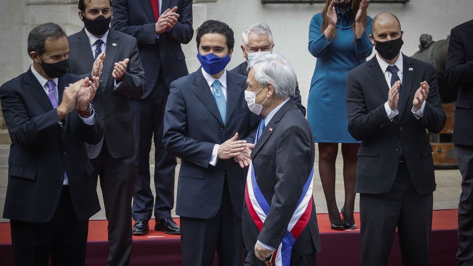 foto oficial cuenta publica piñera Con mascarilla y distanciamiento: Piñera y nuevo gabinete realizan foto oficial previa a Cuenta Pública