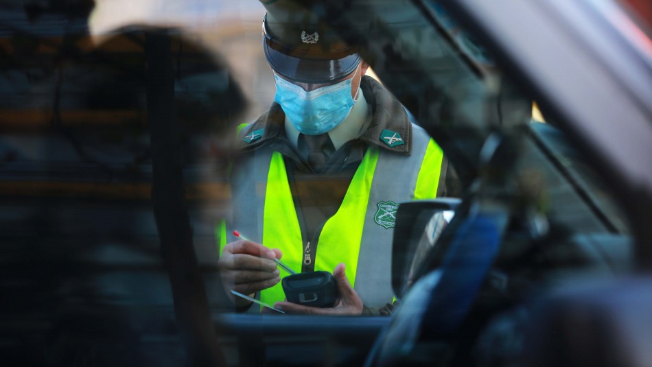Imagen referencial. Cifra récord: Carabineros entrega más de 1.380.000 permisos temporales en las últimas 24 horas