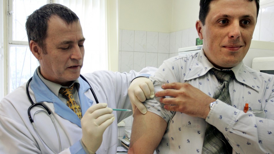 Vacunación masiva contra el coronavirus comenzaría en octubre en Rusia Vacunación masiva contra el coronavirus comenzaría en octubre en Rusia