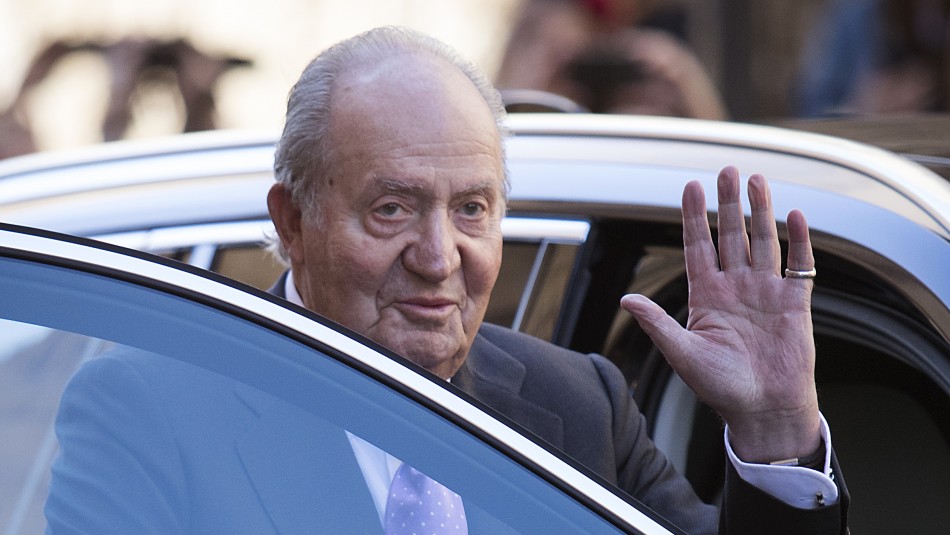 El rey emérito Juan Carlos I anuncia que se va de España: Es sospechoso de corrupción El rey emérito Juan Carlos I anuncia que se va de España: Es sospechoso de corrupción
