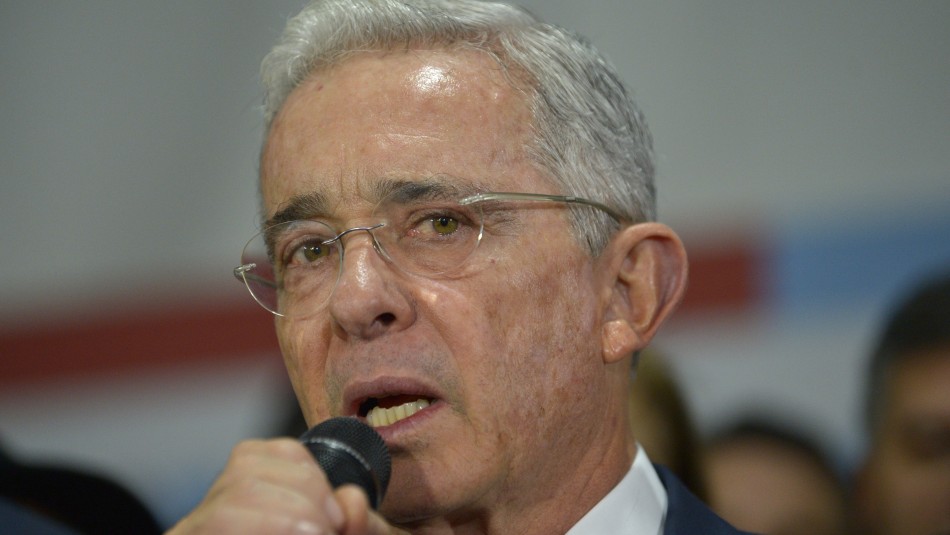Justicia de Colombia ordena captura de expresidente Álvaro Uribe Justicia de Colombia ordena captura de expresidente Álvaro Uribe