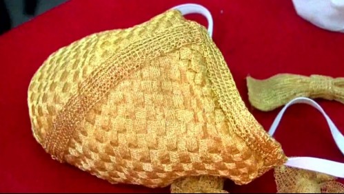 Las novias de la India no se detienen en tiempos de coronavirus: Ahora usan mascarillas de hasta 22 quilates de oro