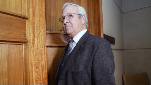 Diputado Urrutia exhibe imagen de Pinochet en sesión telemática: Piden pasarlo a comisión de Ética