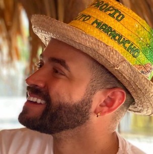 Nacho publica foto junto a su novia e hija pero inhabilita los comentarios Nacho publica foto junto a su novia e hija pero inhabilita los comentarios