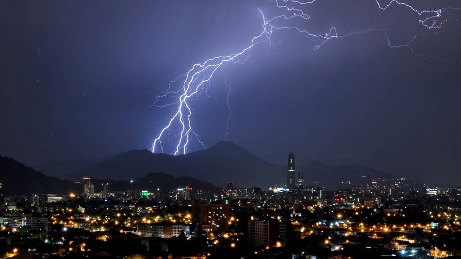 tormenta electrica Anuncian tormentas eléctricas para Santiago y otras 5 regiones para este miércoles