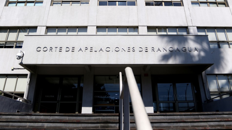 Corte sobresee causa de mujer detenida durante toque de queda y que denunciaba violación Corte sobresee causa de mujer detenida durante toque de queda y que denunciaba violación