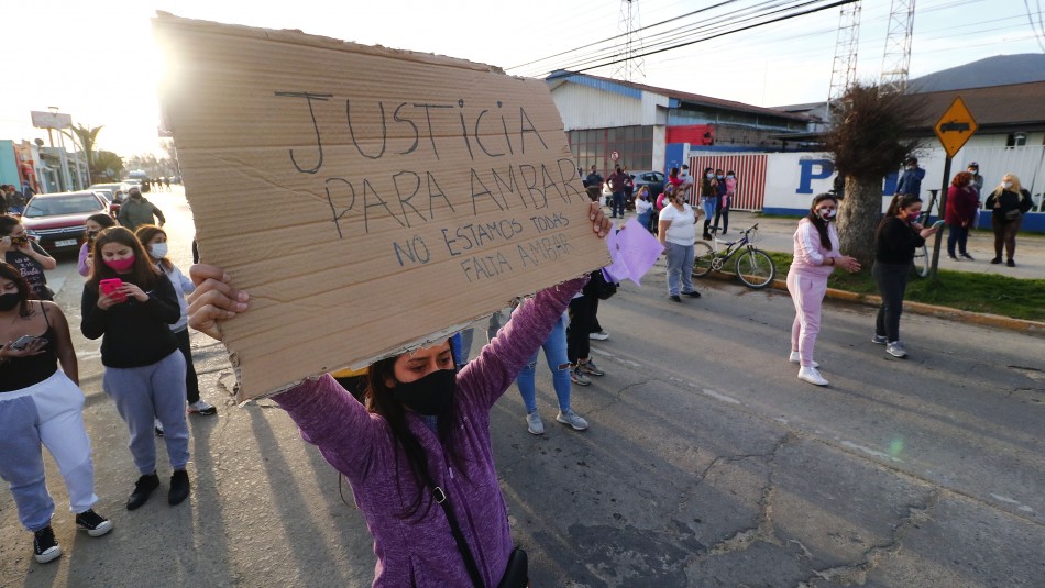 Caso Ámbar: Masiva manifestación a las afueras de la PDI de Limache Caso Ámbar: Masiva manifestación a las afueras de la PDI de Limache