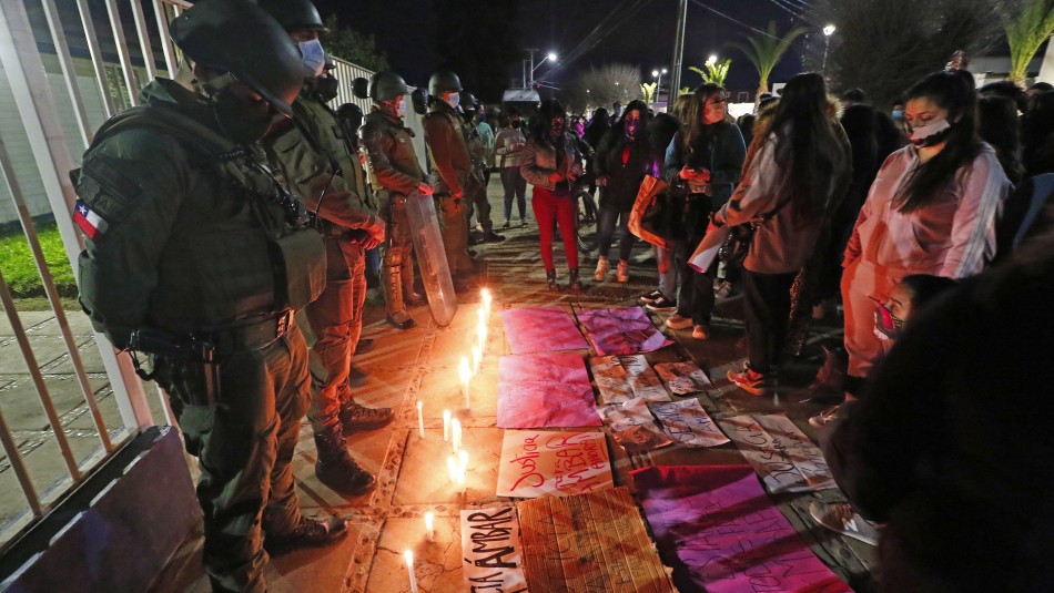 Velatón y cacerolazos en diferentes zonas del país por asesinato de Ámbar Cornejo Velatón y cacerolazos en diferentes zonas del país por asesinato de Ámbar Cornejo
