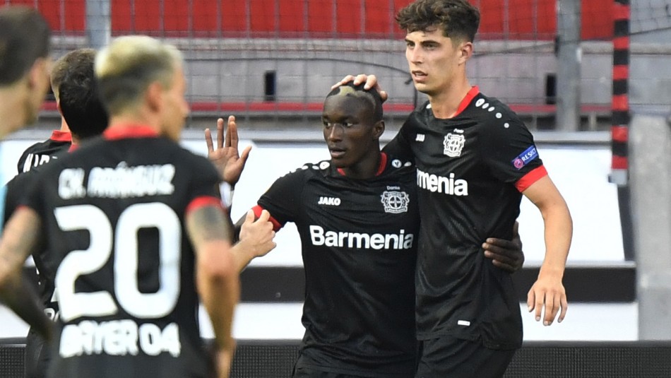Charles Aránguiz Charles Aránguiz celebra con Bayer Leverkusen.