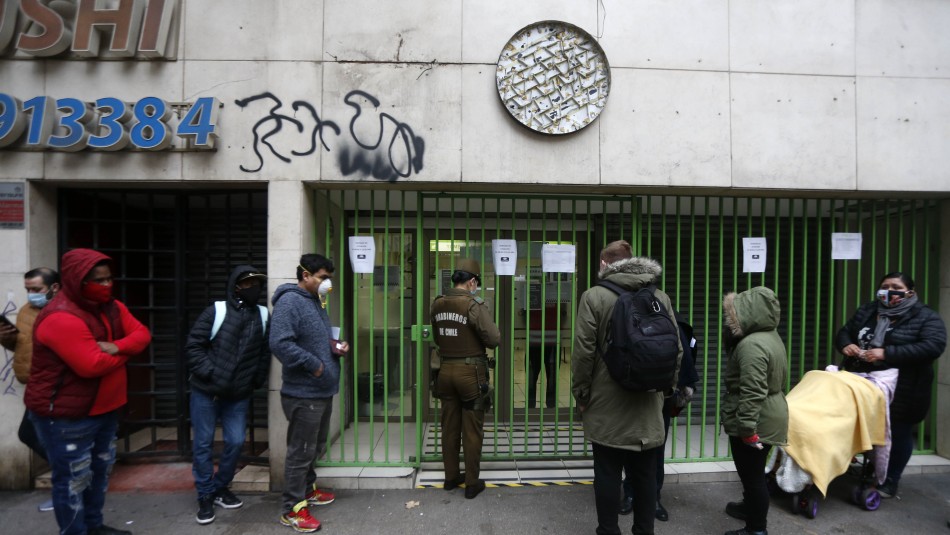 filas afp modelo Largas filas se registran en sucursal de AFP Modelo por problemas para retiro del 10%