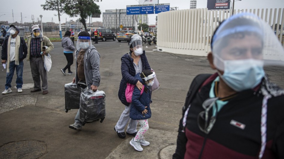 Perú registra récord de 8.466 contagios y 225 decesos por coronavirus Perú registra récord de 8.466 contagios y 225 decesos por coronavirus