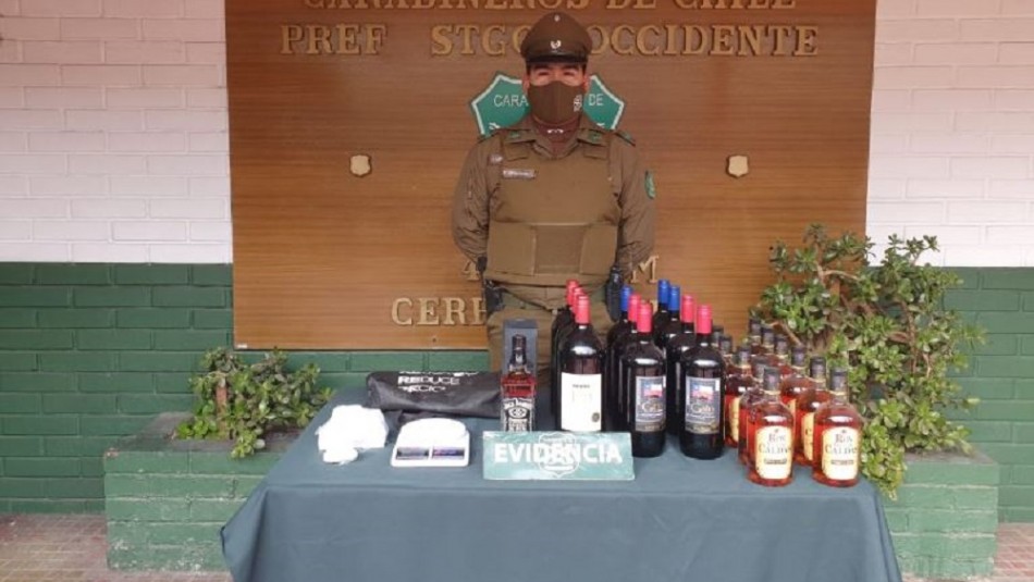 Especies incautadas en fiesta clandestina en Cerro Navia Detienen a 18 personas en fiesta clandestina en Cerro Navia: Se incautó alcohol y drogas