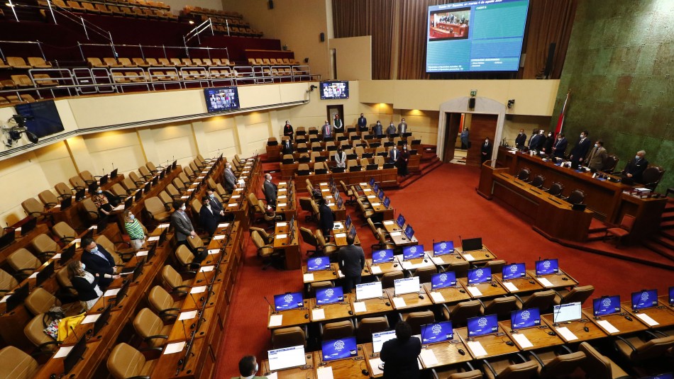 UDI propone que una eventual nueva Constitución sea redactada por el Congreso UDI propone que una eventual nueva Constitución sea redactada por el Congreso