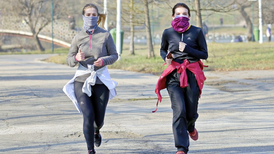 Mascarillas de vellón y pañuelos no protegen del coronavirus según expertos Mascarillas de vellón y pañuelos no protegen del coronavirus según expertos