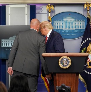 Donald Trump es evacuado por el servicio secreto tras tiroteo fuera de la Casa Blanca Donald Trump es evacuado por el servicio secreto tras tiroteo fuera de la Casa Blanca