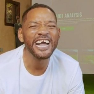Will Smith queda sin dientes tras recibir golpazo con palo de golf del cantante Jason Derulo Will Smith queda sin dientes tras recibir golpazo con palo de golf del cantante Jason Derulo
