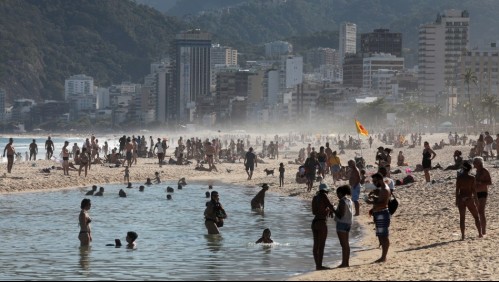 Alcalde de Río de Janeiro quiere que los bañistas reserven su lugar en la playa con una aplicación