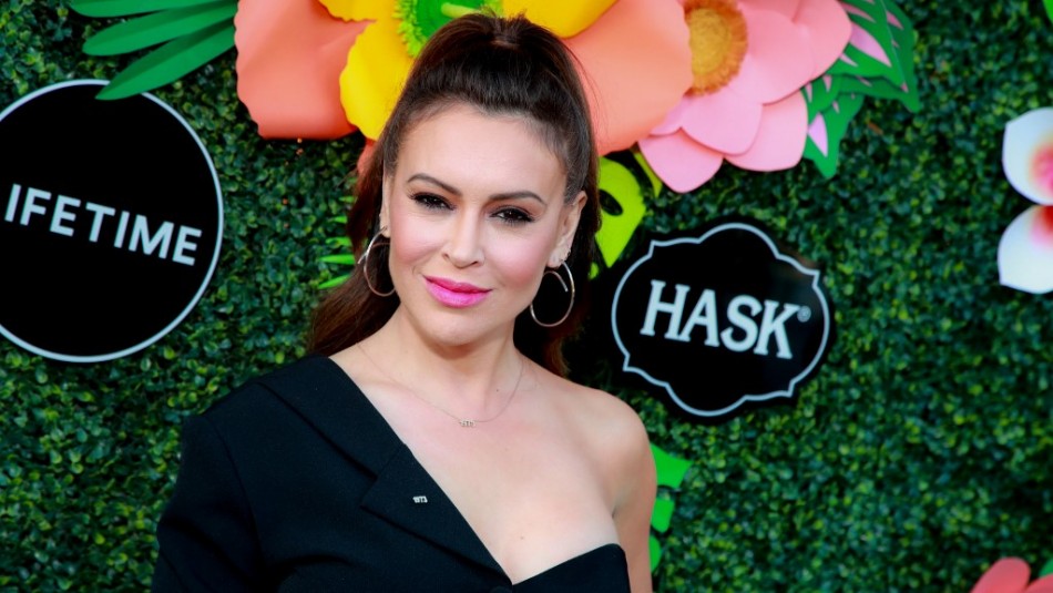 Consecuencia del coronavirus: Actriz Alyssa Milano está perdiendo el cabello Consecuencia del coronavirus: Actriz Alyssa Milano está perdiendo el cabello