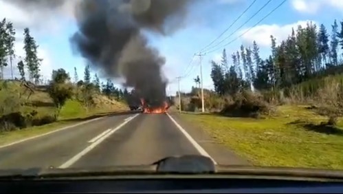 Investigan quema de camión repartidor de bebidas en la provincia de Arauco