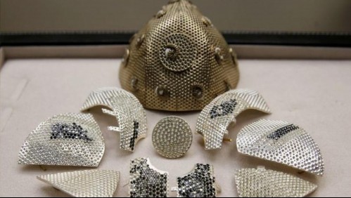 La mascarilla más cara del mundo: Tiene oro y diamante y un precio de 1,5 millones de dólares