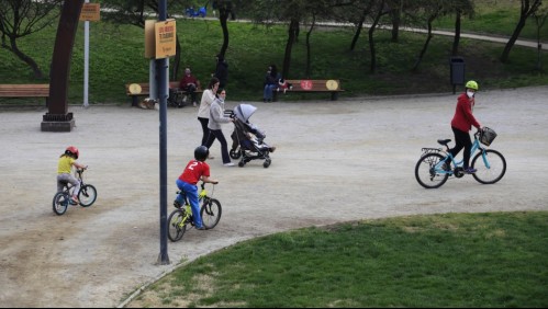 Tres veces a la semana: Piñera anuncia permisos para niñas, niños y adolescentes en cuarentena