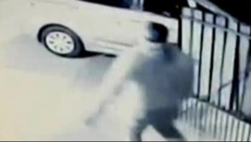 Portonazo frustrado en Maipú: Víctima arrancó en su vehículo hasta la comisaría