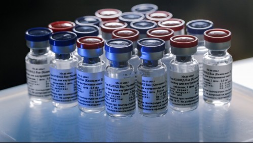 La mitad de los médicos rusos se negarían a recibir vacuna contra coronavirus