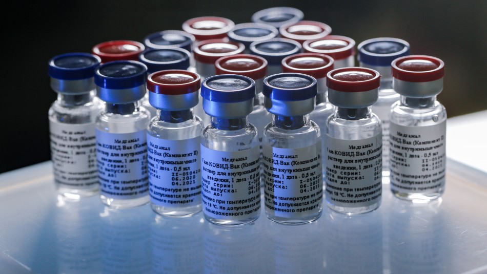 La mitad de los médicos rusos se negarían a recibir vacuna contra coronavirus La mitad de los médicos rusos se negarían a recibir vacuna contra coronavirus